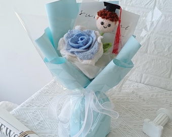 Crochet Graduation Bouquet – Handmade Class of 2026 Gift with Custom Graduate Doll & Flowers
