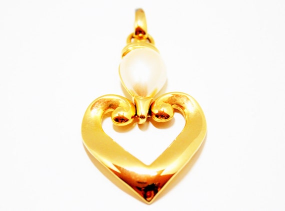 Pearl Pendant- Heart Pendant- 1980s Fashion- Prem… - image 1