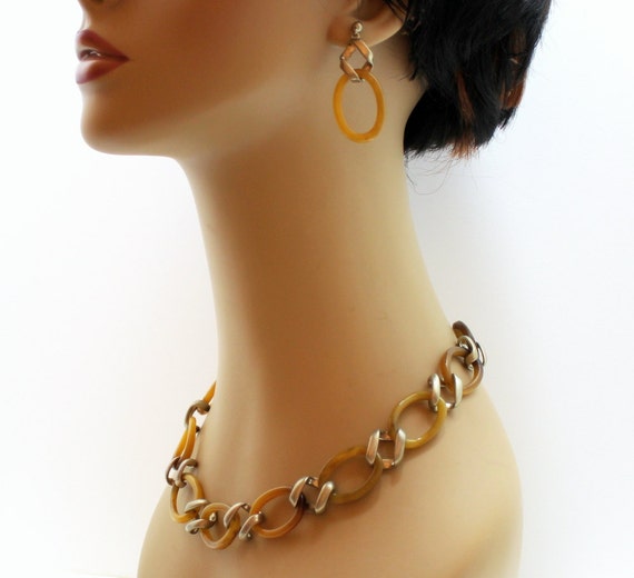 70's Jewelry Set- Early Plastic- 18" Necklace- Po… - image 4