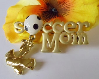 Emaille Brosche - "Soccer Mom"-Moveable-Danecraft - Gold-1980-Vintage Schmuck