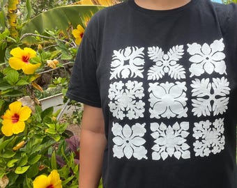 Hawaiian Quilt Grid Tshirt for her Tshirt for women Hawaii shirt gift for her Hawaii local Tshirt gift for Mom quilt shirt