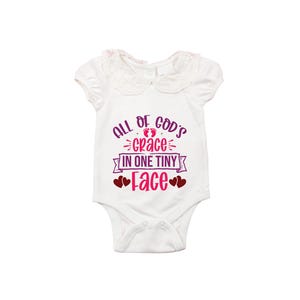 Die ganze Gnade Gottes in einem winzigen Gesicht | Christliches Baby Zitat | Neugeborene Kinderzimmer Wand Kunst | Babyparty | Bibel Vers Baby Clipart SVG PNG JPG