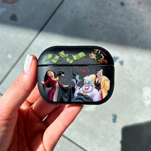 Funda para AirPods de villanos de Disney, funda de piel sintética ecológica para AirPods Pro 3 con diseño de billetes divertidos, funda para AirPods de Maléfica, Úrsula y Cruella para AirPods 2, 3, 4 Pro/Pro 2