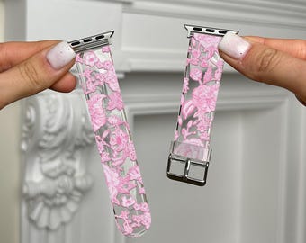 Roze bloemen Apple Watch Series 11-band 40 41 42 mm, roze bloemenpatroon veganistisch leren iWatch-band 44 45 49 mm, bloemenesthetische horlogeband