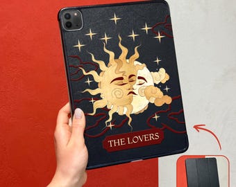 Funda M4 para iPad Pro de 12,9" con diseño del Tarot de los Amantes, Funda M4 para iPad Pro de 11", Funda M2 para iPad Air de 13", Funda M2 para iPad con diseño de brujas de 10,9"