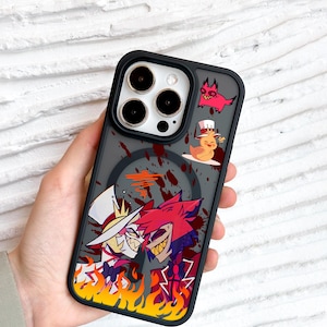 Op de afbeelding: Zwarte telefoonhoes met een kleurrijke cartoonafbeelding. Het ontwerp toont twee personages met vlammen aan de onderkant, een rood spatteffect en andere cartoonpersonages. De hoes heeft een zwarte rand en een doorzichtige achterkant.