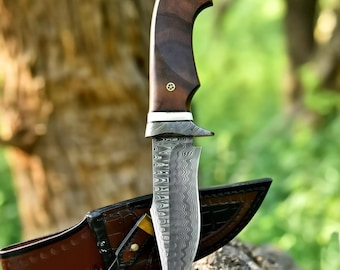 Handmade Damascus Steel Hunting Knife: Recurve Blade, Leather Sheath