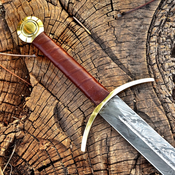 Handmade Damascus Steel Medieval Longsword: Leather Sheath, Cosplay Knight Sword