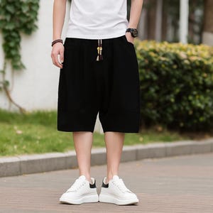Men&#39;s Korean Fashion Cotton Harem Shorts: Retro Loose Fit Beachwear