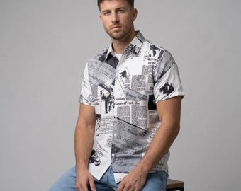 Camisa de manga corta con estampado de periódico para hombre / Top ligero para vacaciones en la playa