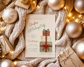 Peut inclure: Une invitation à une fête d'échange de cadeaux de Noël avec une pile de cadeaux illustrés, entourée de boules dorées, de cadeaux emballés et d'une couverture en tricot douillet. L'invitation comprend les détails de l'événement.