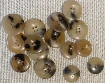 Real horn sewing buttons, 22mm 25mm smooth vintage natural buttons, knitting tailoring fastening shiny buttons with tapered edge Lot A nfp