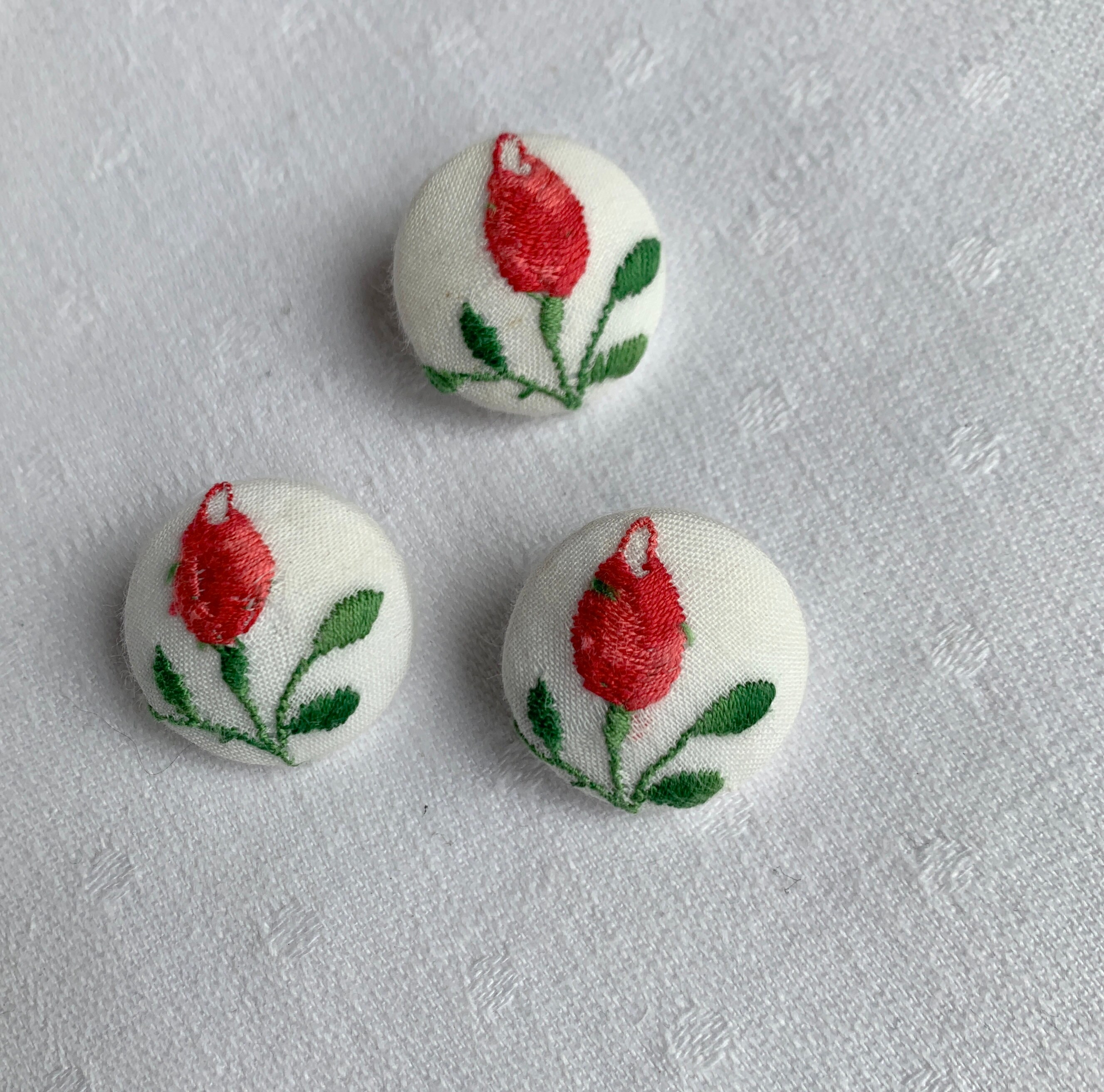 Embroidered floral buttons 22mm 15mm handmade with vintage Etsy
