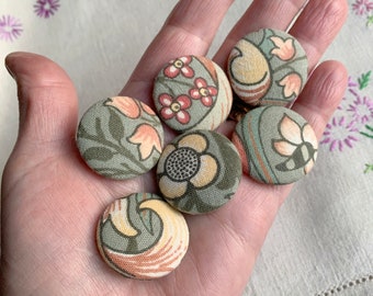 William Morris 29mm buttons 2 handmade Golden Lily fabric buttons for sewing craft knitting, upholstery, cushions crafting gift, charity