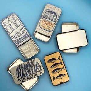 Vintage Style Match Box Tin – Refillable Match Holder – Built-in Striker – Portable Match Case Gift Idea