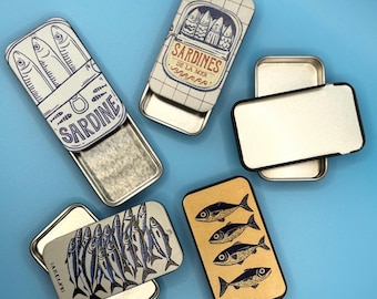 Vintage Style Match Box Tin - Nachfüllbarer Streichholzhalter - Eingebauter Stürmer - Tragbare Streichholzschachtel Geschenkidee