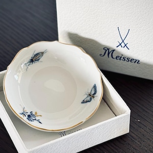 Meissen Miniatur-Schale mit Insekten und Goldrand – Erste Wahl, mit Schatulle und Zertifikat