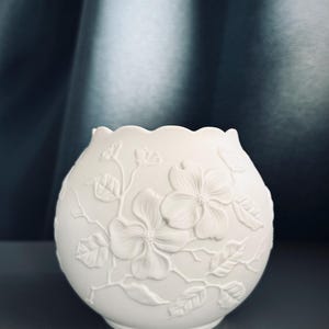 Kaiserカイザー　ホワイト陶器のテクスチャー花瓶 Kaiser germany vase - Etsy 日本