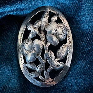 Spilla antica in argento 800 – Design floreale artigianale – circa anni &#39;20