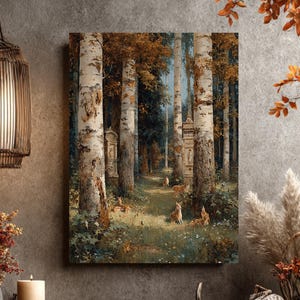 Könnte beinhalten: Ein herbstliches Stillleben mit einem gerahmten Waldbild mit Birken, Kürbissen, Kerzen und dekorativen Elementen. Das Gemälde zeigt eine Waldszene mit Hirschen. Die Szene befindet sich auf einem Holzregal vor einer grauen Wand.