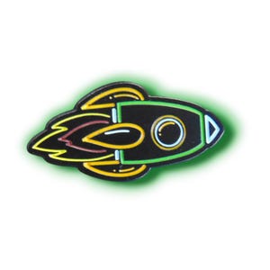 Retro Rocket Enamel Pin Badge – Neon Outline, 30mm x 26.5mm, Cool Space-Themed Collectible, Vintage 80s for Fashion, Jackets & Backpacks