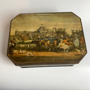 Vintage Biscuit Tin Huntley and Palmer Fox Hunting Scene Octagon Distressed