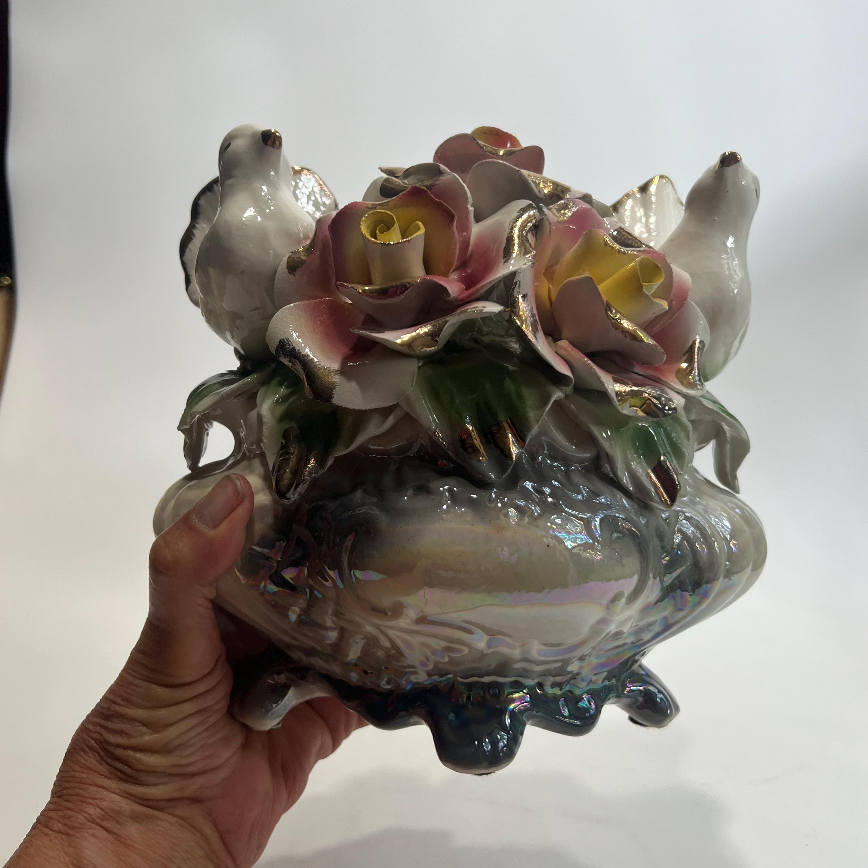 カポディモンテ バラと鳩のセンターピース 大きな花柄磁器センター