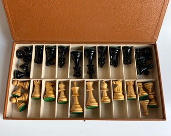 Vintage Cavalier Chess Set Travel Box In Nice Condition