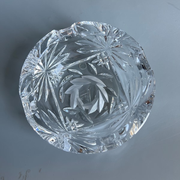 Round Ashtray Heavy Clear Cut Crystal Glass Hollywood Regency MCM Flower in Center Medium Size