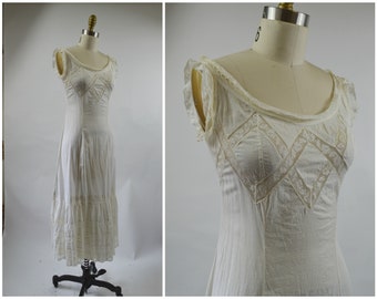 1900s 1910s Edwardian White Cotton Slip Dress or Under Dress with Lace Inserts and Lace Flounce White Cotton Fitted Bodice Size Small XS