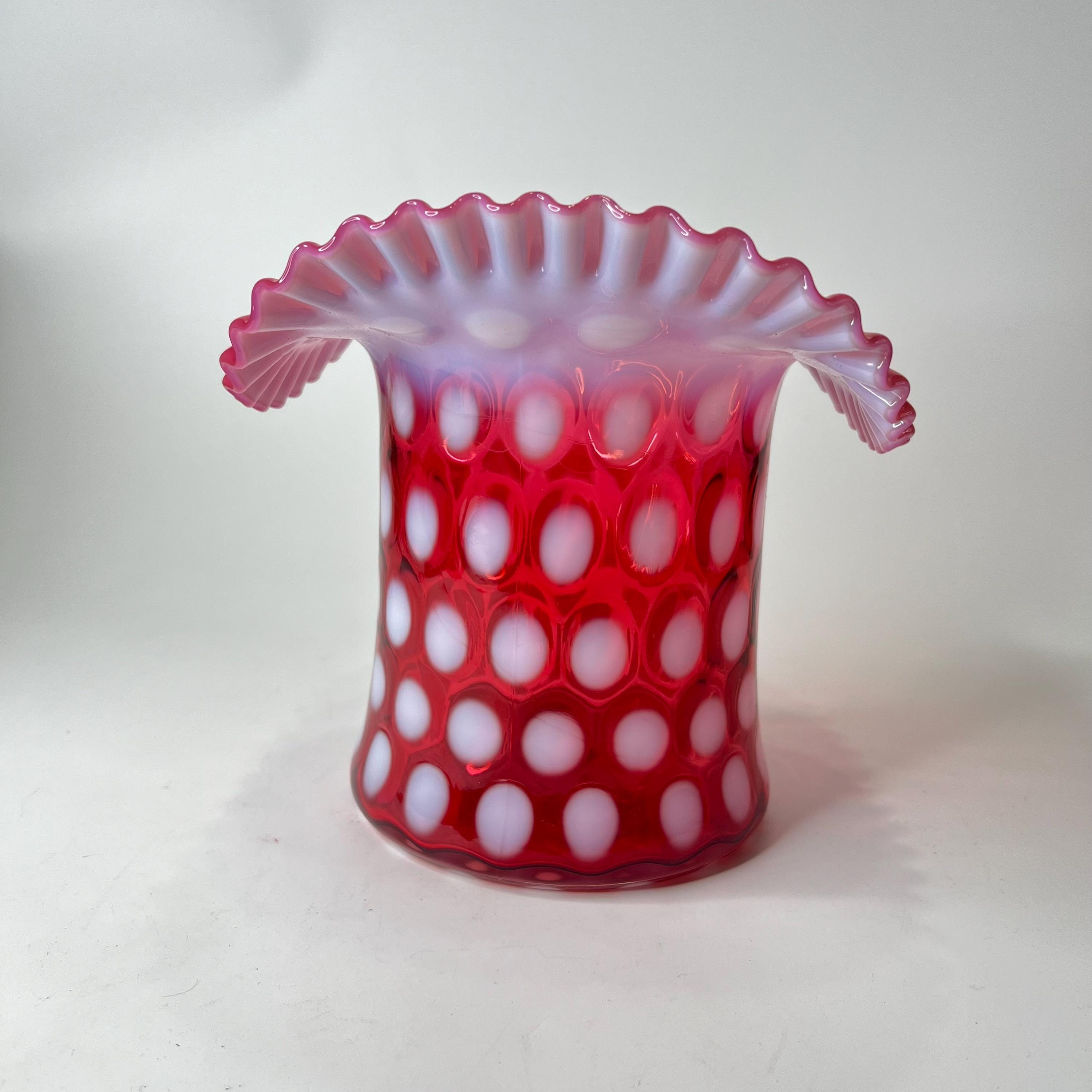 値下げしました！フェントン　コインドット　クランベリーフリルガラス花瓶 フェントン クランベリー コインドット花瓶：フリルエッジの