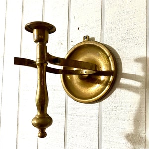 Vintage-Kerzenhalter aus Messing, 21,6 cm hoch, runder Sockel mit Tropfschutz, Wandhalterung oder Tischmontage