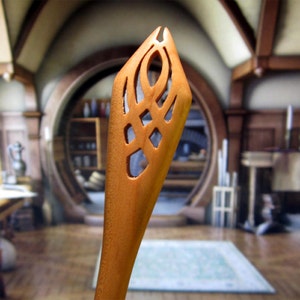 Hair Stick - Wizard&#39;s Staff Hair Toy in Maple wood