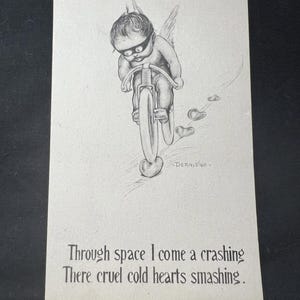 Rare C 1910 Carte postale Space Hearts Bicyclette Dessin animé Cupidon Valentin coeur brisé