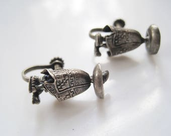 Vintage Sombrero Man Mexican Silver Screw Back Earrings