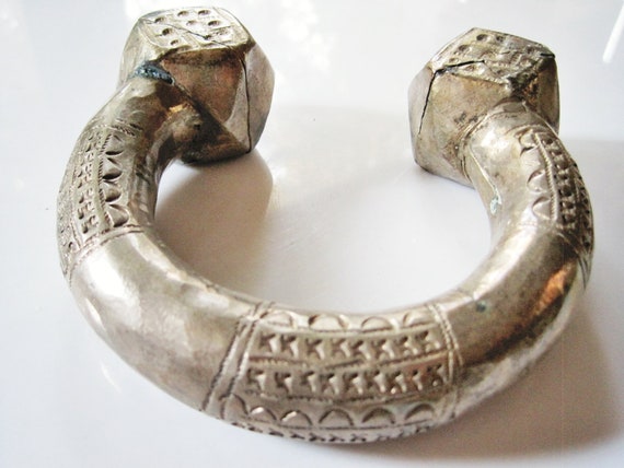Vintage Silver Nubian Anklet Bracelet with Geomet… - image 1