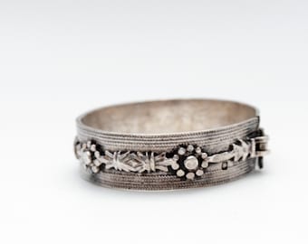 Antique Chaoui  Algerian Silver Bracelet