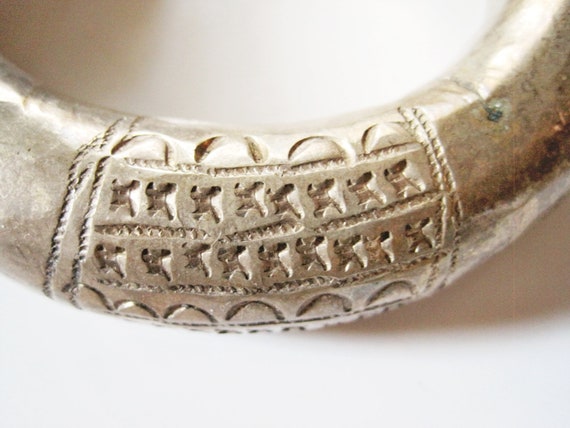 Vintage Silver Nubian Anklet Bracelet with Geomet… - image 3