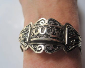 Vintage Tunisian Silver Berber Bracelet with Arabic Calligraphy