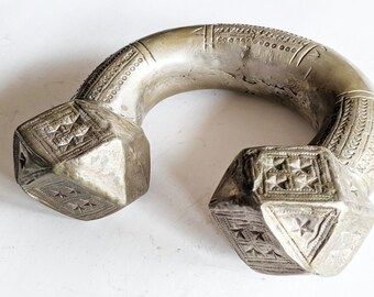 Vintage Silver Nubian Anklet Bracelet with Geometric Finials