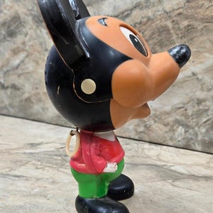 Figura vintage de Mickey Mouse • Juguete coleccionable de mediados de siglo • Decoración de exhibición imagen 4