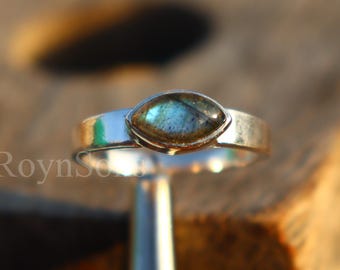 Bone set Labradorite Ring, Handmade Silver Ring, Natural Labradorite Gemstone Ring, Flashy Crystal Jewelry Gift for Her