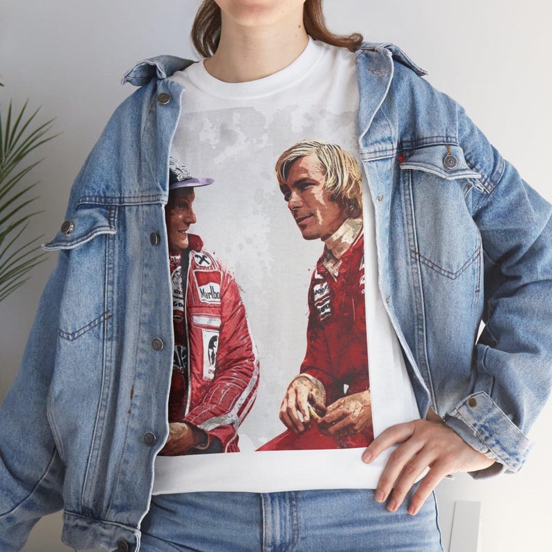 Nikki Lauda James Hunt F1 Vintage Racing T-Shirt, Retro Motorsport T-Shirt, Unisex aus schwerer Baumwolle T-Shirt, Renntag Shirt, Bekleidung für Auto-Enthusiasten Bild 3