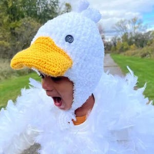 Crochet Baby Duck Hat: Newborn Photo Prop, Handmade Costume
