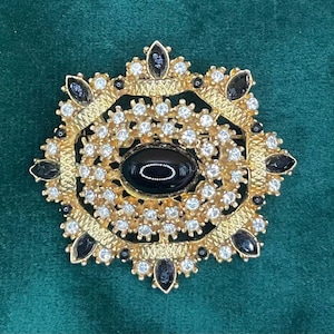Vintage Oval Black and White Gemstone Brooch