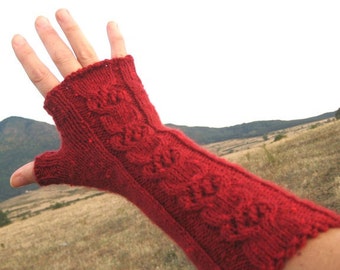 Cable Hand Knit guantes sin dedos, largos guantes sin dedos rojos, guante sin dedos de lana de encaje, accesorio de las mujeres de invierno, idea de regalo de Navidad