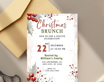 Puede incluir: Una invitación a un brunch navideño con bayas rojas y hojas verdes. La invitación incluye el texto "Christmas Brunch" y detalles para una celebración festiva el 22 de diciembre a las 22:00. Un sobre y unas tijeras están en el fondo.