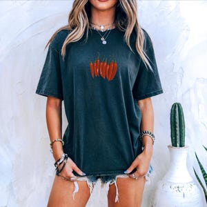 Spicy Chili Pepper Graphic Tee | Retro Foodie T-Shirt, Vintage Style, Hot Pepper Shirt