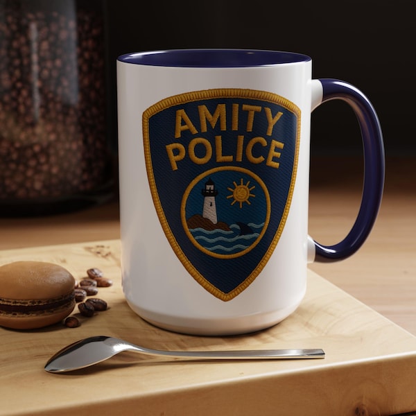 Kubek Amity Police Coffee Mug – idealny prezent dla fanów Spielberga, prezentów filmowych, miłośników filmu „Szczęki”, 50. rocznicy powstania filmu „Szczęki”