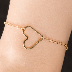Hammered Wire Heart Bracelet, Delicate open heart bracelet,  14K Gold Filled, Sterling Silver, or Rose Gold Filled